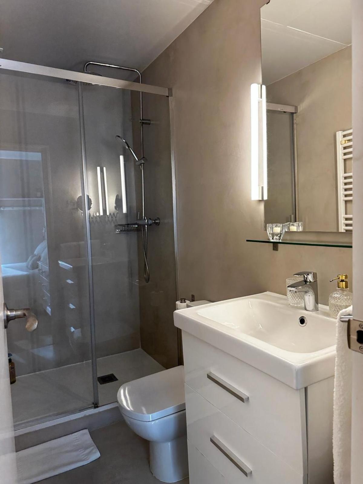 Petit Rossello Appartement Barcelona Buitenkant foto